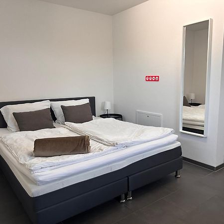 Ferienzimmer Frank, Self-Check-In Nach 21Uhr Niederalteich المظهر الخارجي الصورة