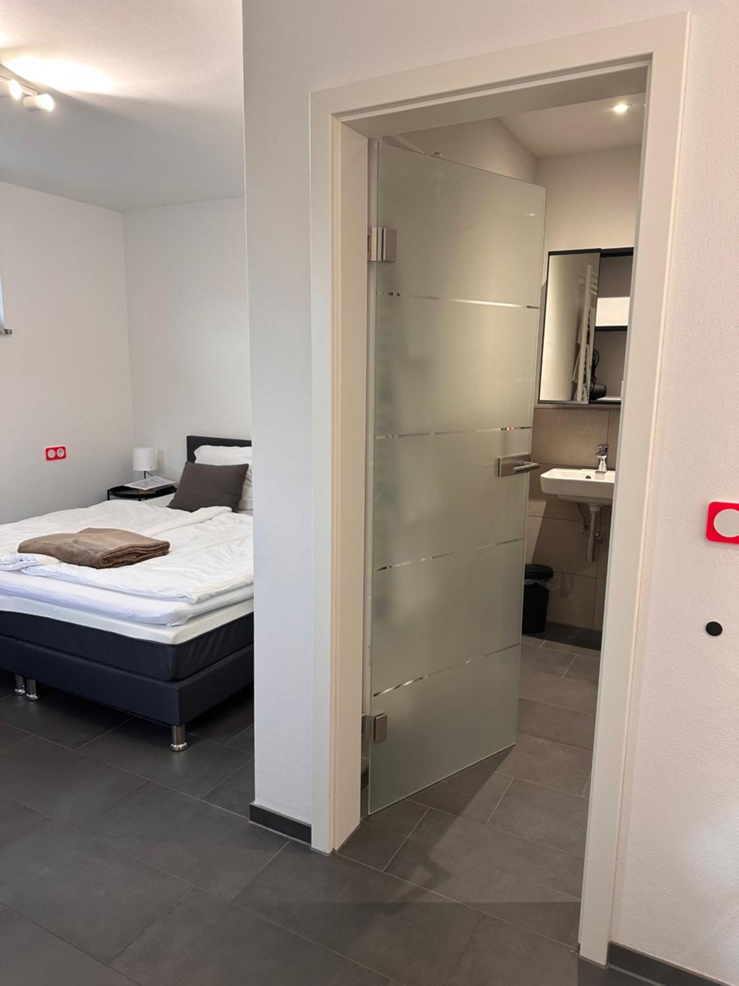 Ferienzimmer Frank, Self-Check-In Nach 21Uhr Niederalteich المظهر الخارجي الصورة